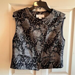 Anne Klein II Black & Gold Floral Jacquard Vest – Size 6